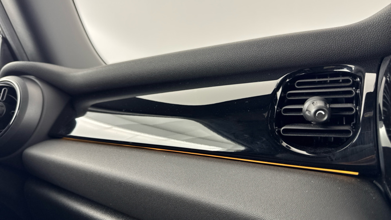 MINI Hatchback 135kW Cooper S Level 2 33kWh 3dr Auto Electric Hatchback